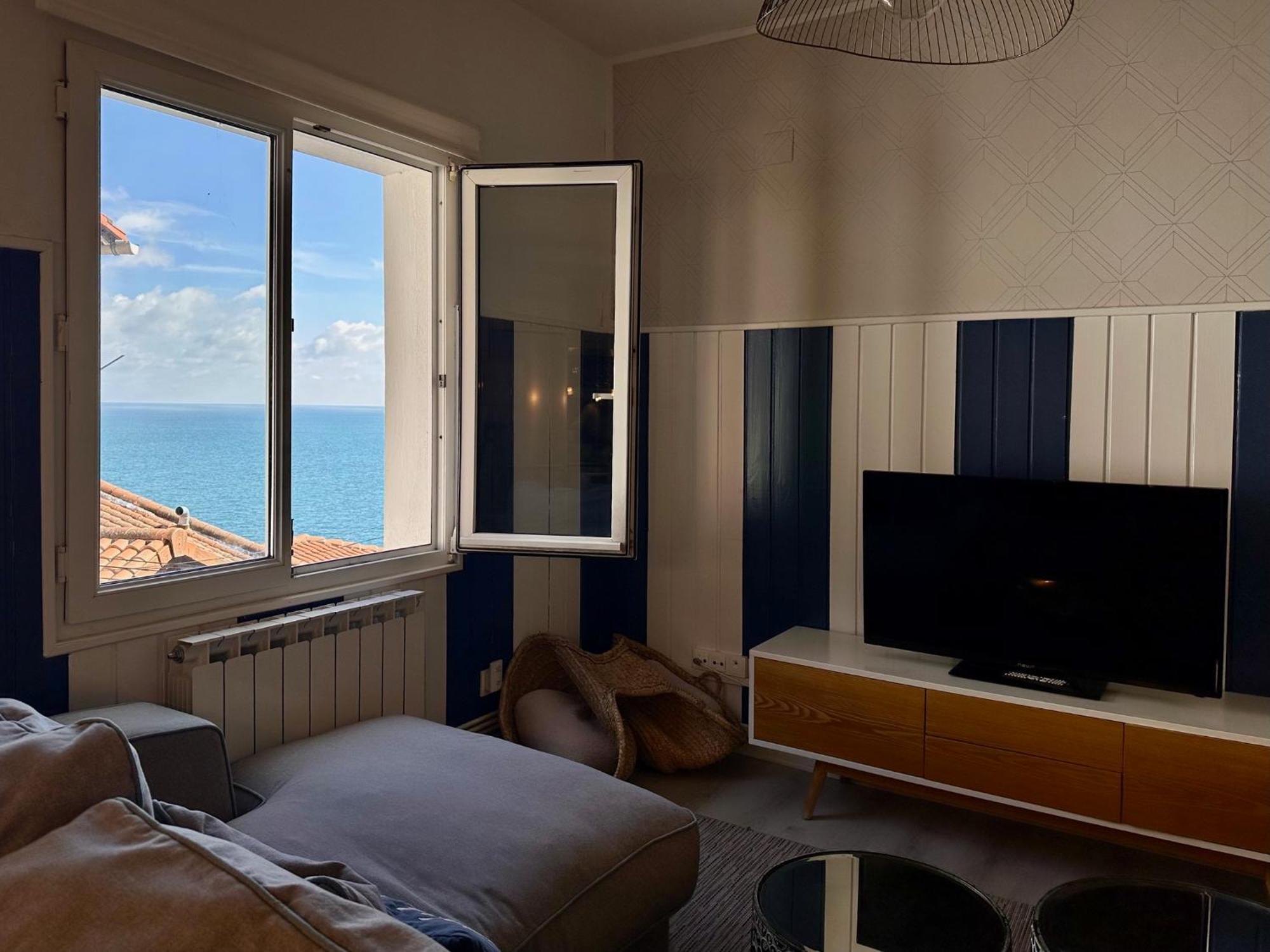Elan Apartment Еланчове Екстериор снимка