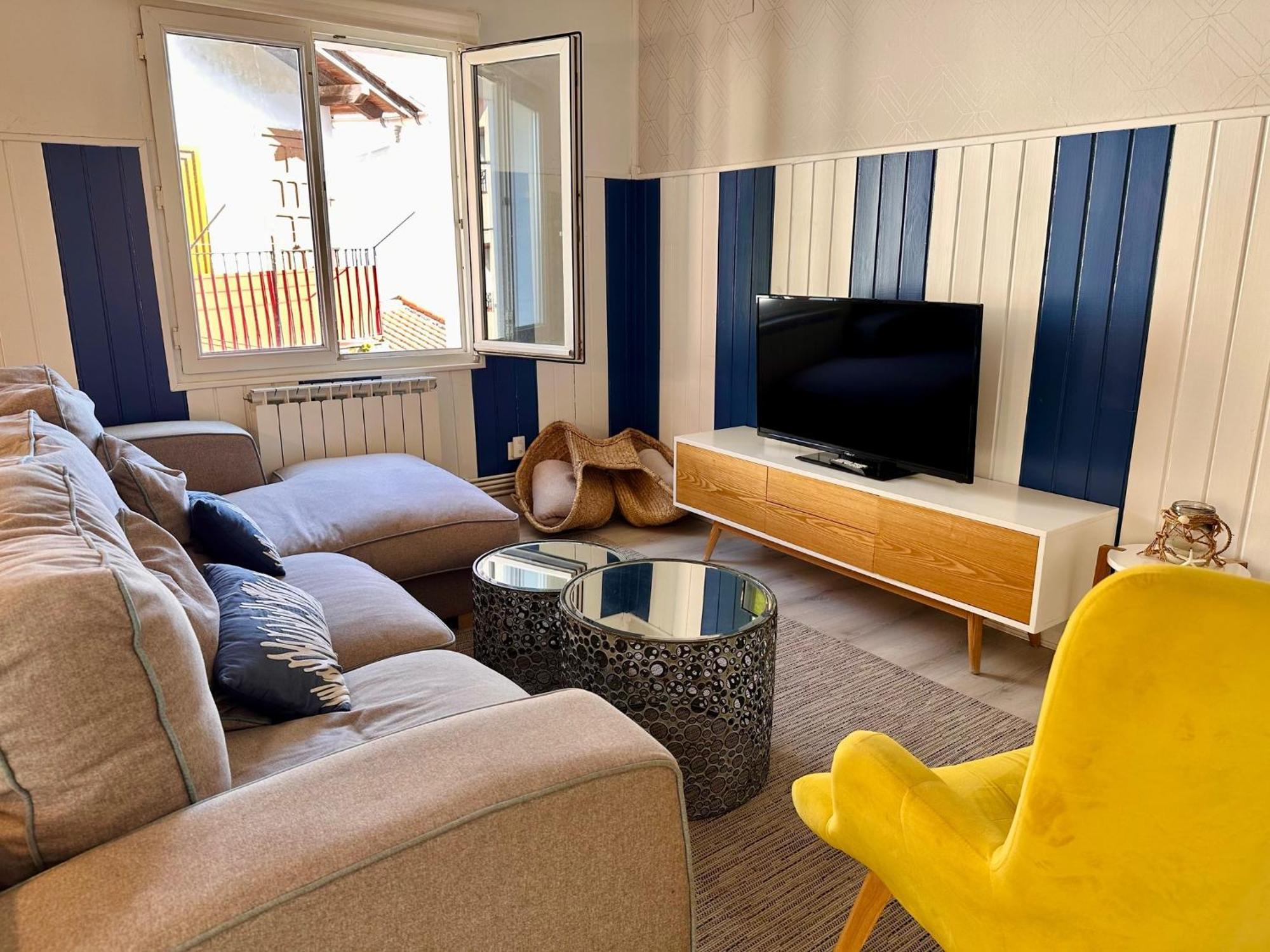 Elan Apartment Еланчове Екстериор снимка
